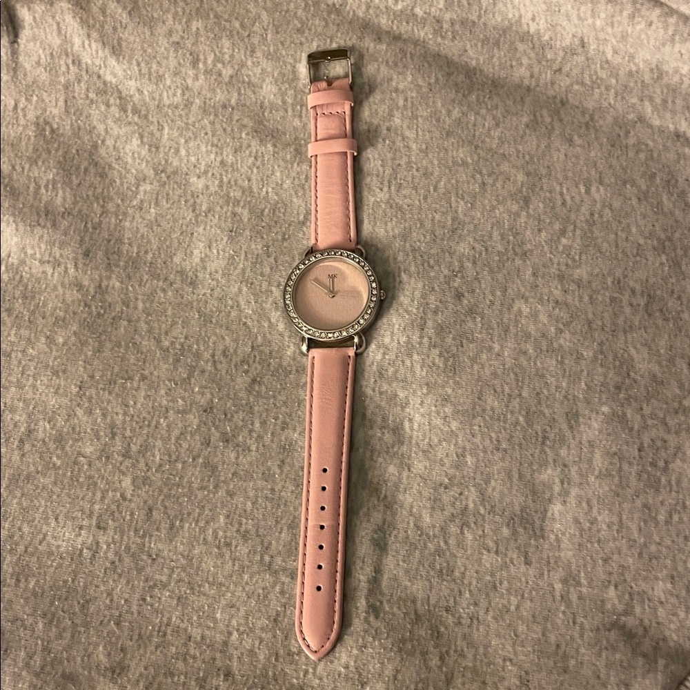 Michael Kors Blush Pink Crystal-Embellished Watch works great new battery - Picture 6 of 6